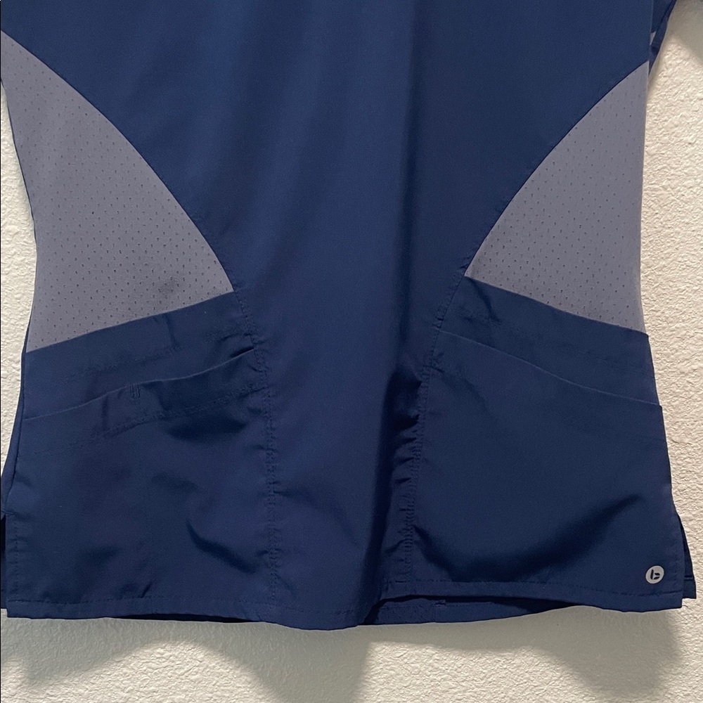 Barco Uniforms Women's Top in Navy and Gray - Picture 8 of 9